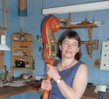 Une luthière en Suède
